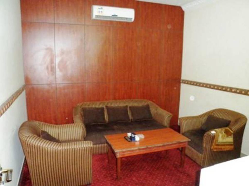 Al Farhan Hotel Suites - Al Salam Rijád Exteriér fotografie
